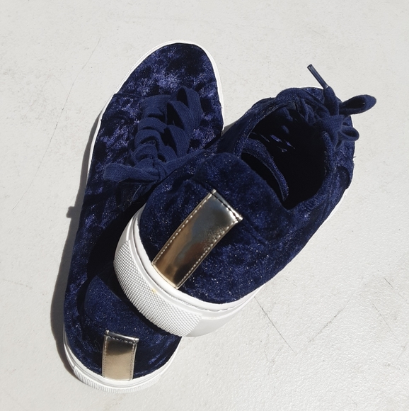 Kenneth Cole - Picture 2 of 6